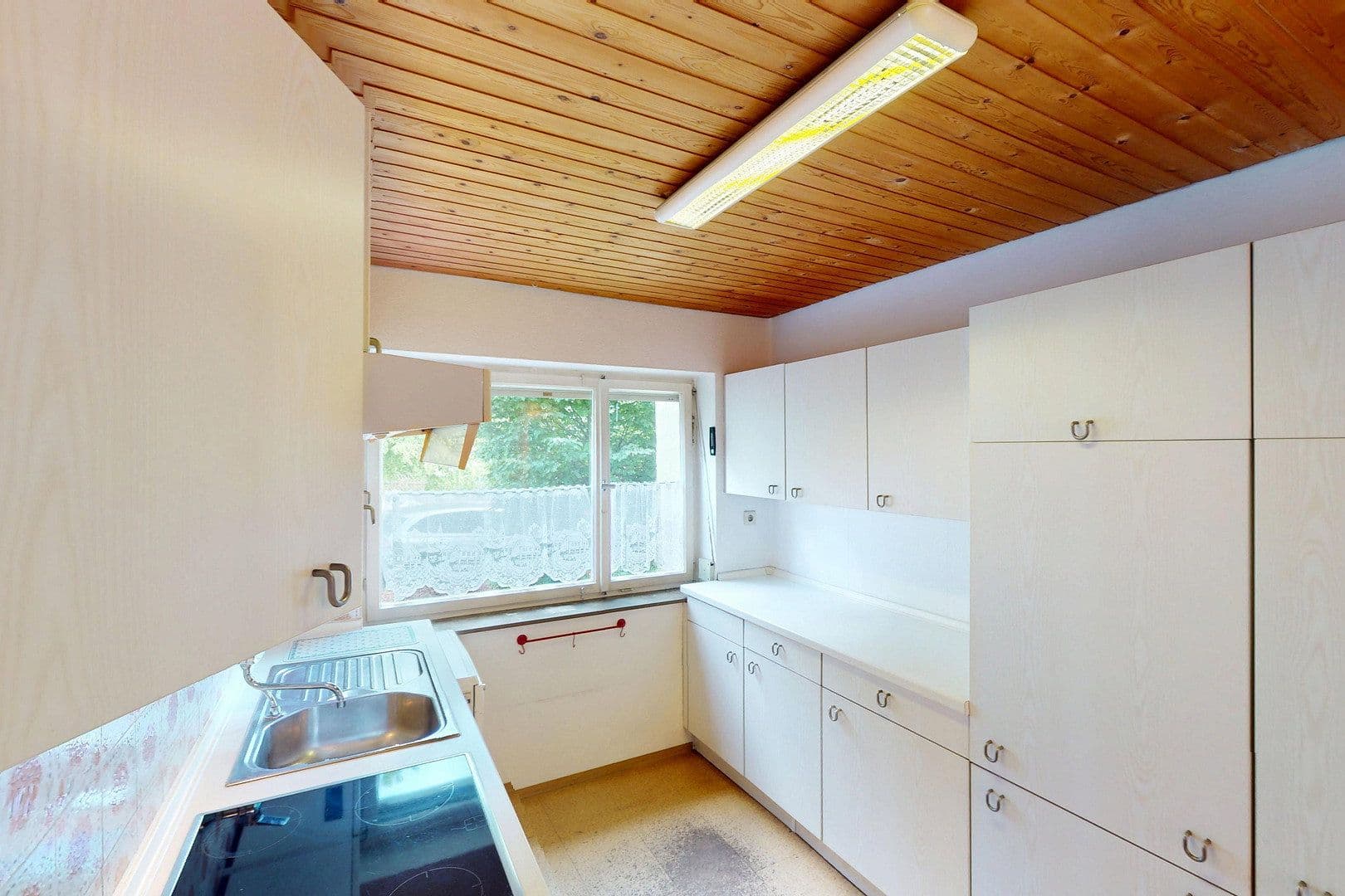 Prodej domu 92 m², pozemek 214 m², Fohrenbühlerstraße 103, Sindelfingen, Bádensko-Württembersko Prodej domu 92 m², pozemek 214 m², Fohrenbühlerstraße 103, Sindelfingen, Bádensko-Württembersko