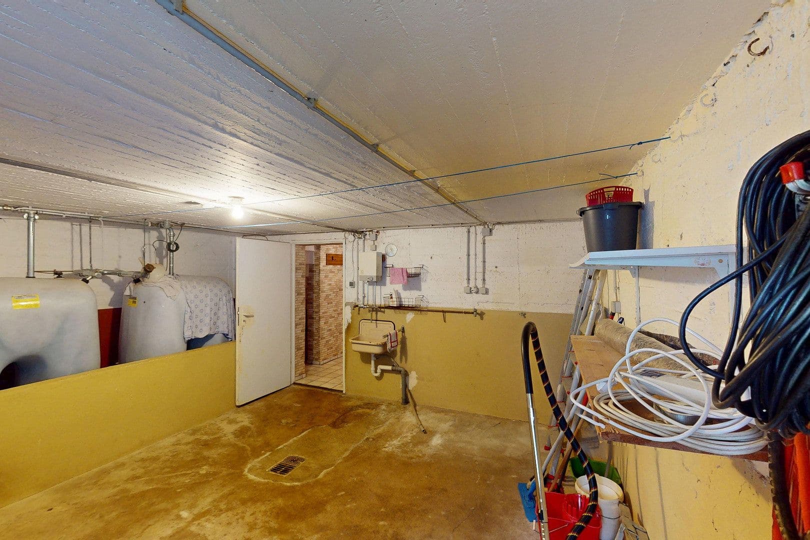 Prodej domu 92 m², pozemek 214 m², Fohrenbühlerstraße 103, Sindelfingen, Bádensko-Württembersko Prodej domu 92 m², pozemek 214 m², Fohrenbühlerstraße 103, Sindelfingen, Bádensko-Württembersko