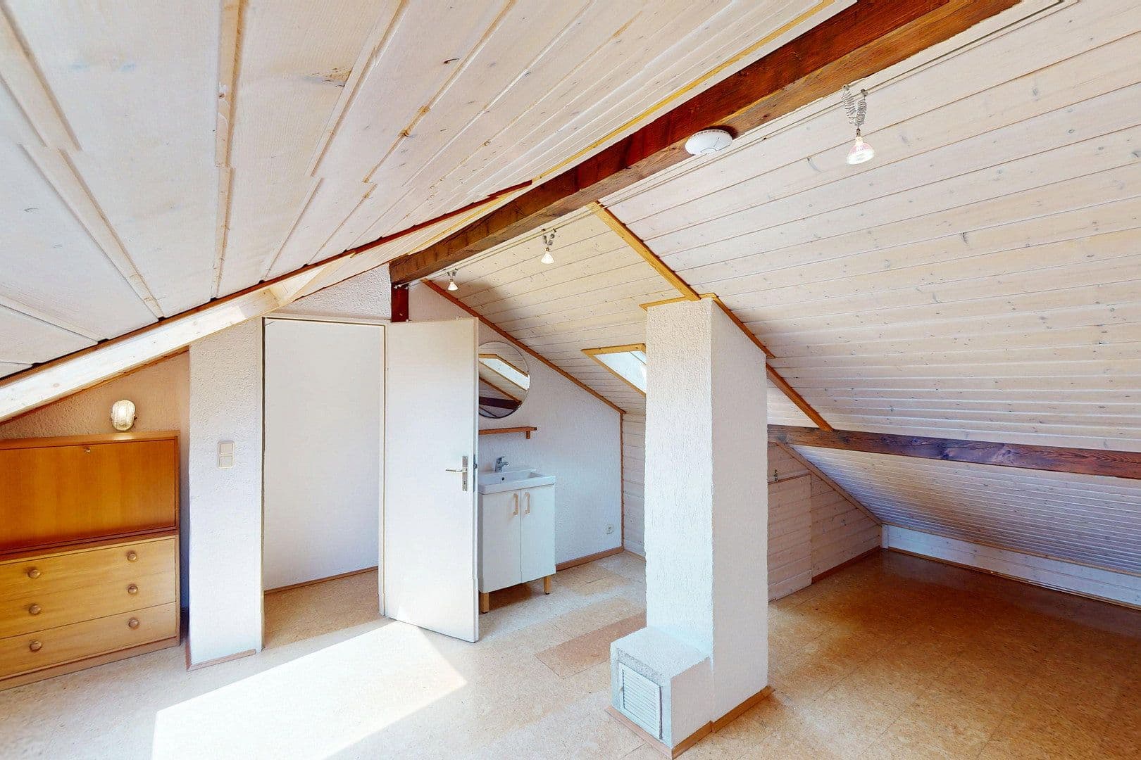 Prodej domu 92 m², pozemek 214 m², Fohrenbühlerstraße 103, Sindelfingen, Bádensko-Württembersko Prodej domu 92 m², pozemek 214 m², Fohrenbühlerstraße 103, Sindelfingen, Bádensko-Württembersko