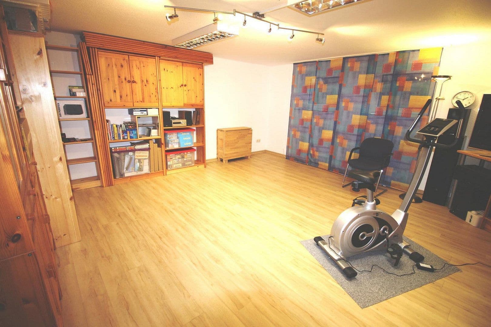 Prodej domu 165 m², pozemek 824 m², Immenhausen, Hessen Prodej domu 165 m², pozemek 824 m², Immenhausen, Hessen