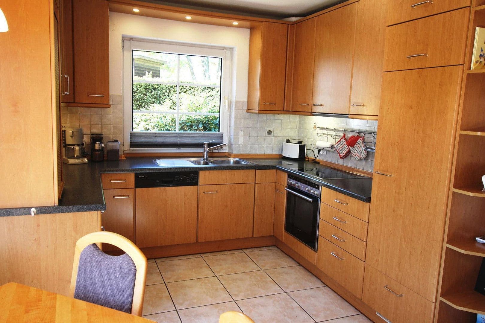Prodej domu 165 m², pozemek 824 m², Immenhausen, Hessen Prodej domu 165 m², pozemek 824 m², Immenhausen, Hessen