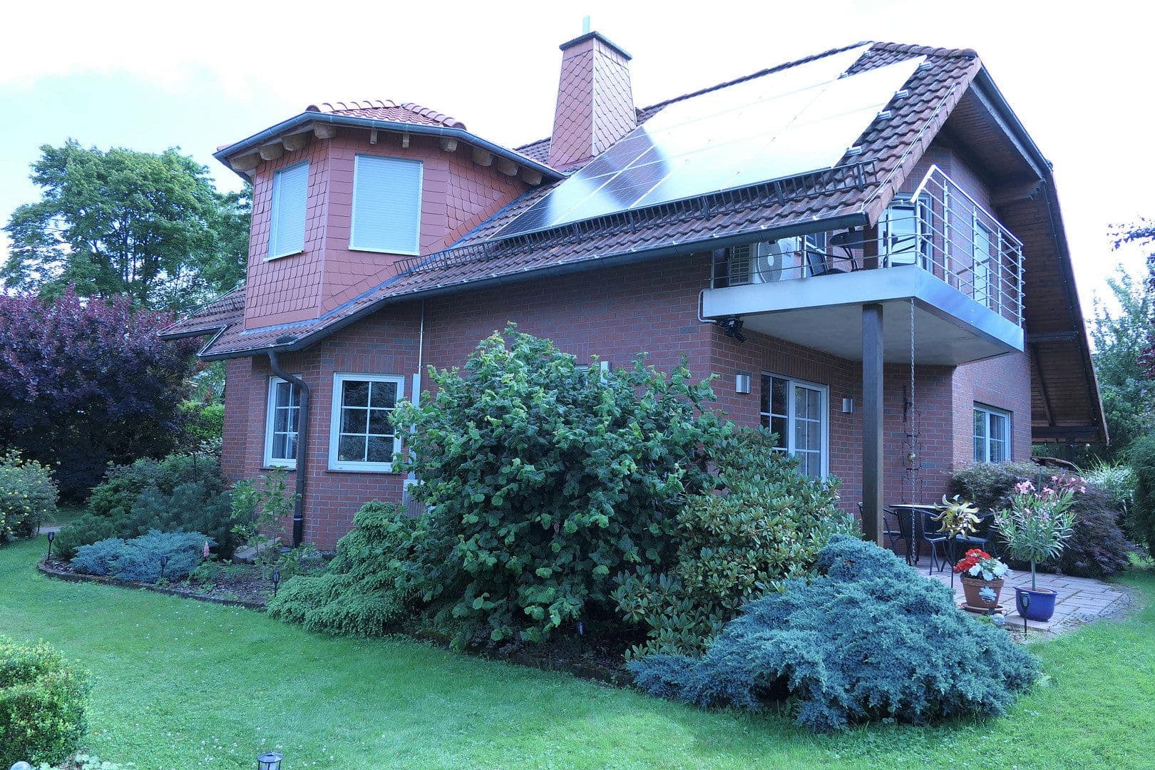 Prodej domu 165 m², pozemek 824 m², Immenhausen, Hessen Prodej domu 165 m², pozemek 824 m², Immenhausen, Hessen