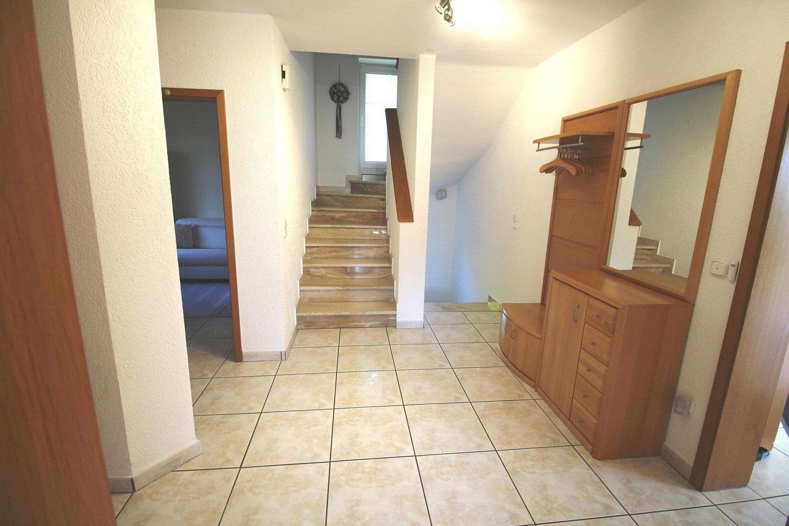 Prodej domu 165 m², pozemek 824 m², Immenhausen, Hessen Prodej domu 165 m², pozemek 824 m², Immenhausen, Hessen