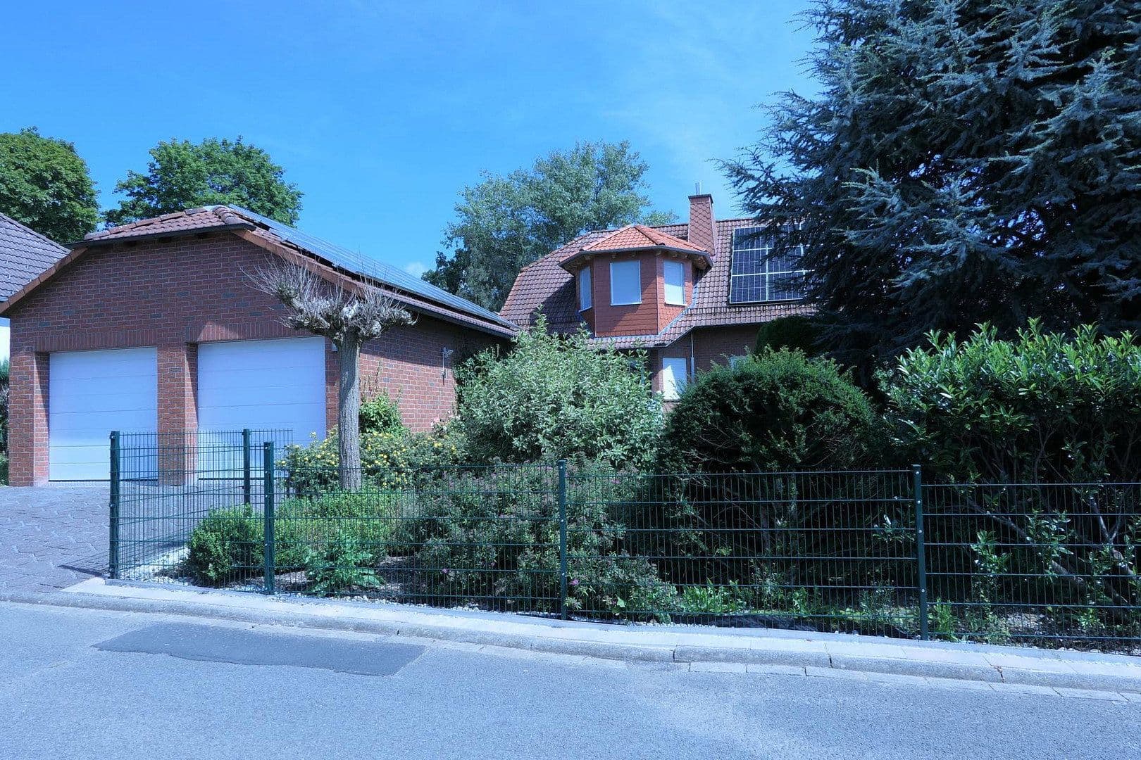Prodej domu 165 m², pozemek 824 m², Immenhausen, Hessen Prodej domu 165 m², pozemek 824 m², Immenhausen, Hessen