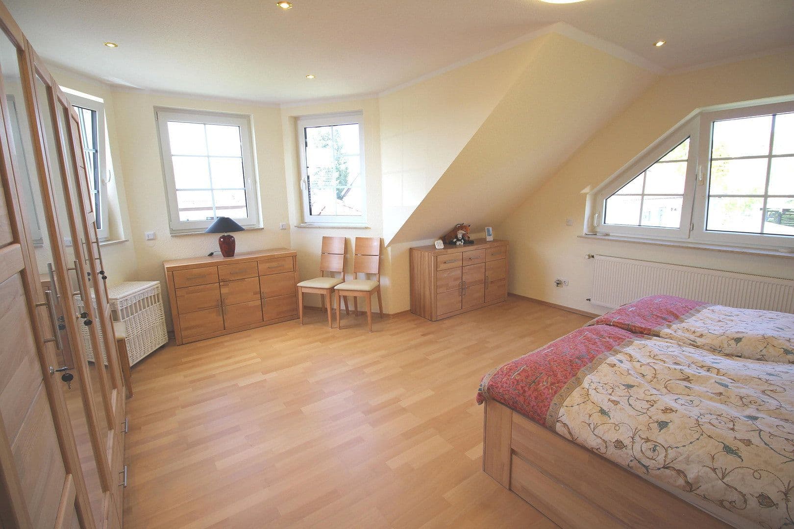 Prodej domu 165 m², pozemek 824 m², Immenhausen, Hessen Prodej domu 165 m², pozemek 824 m², Immenhausen, Hessen