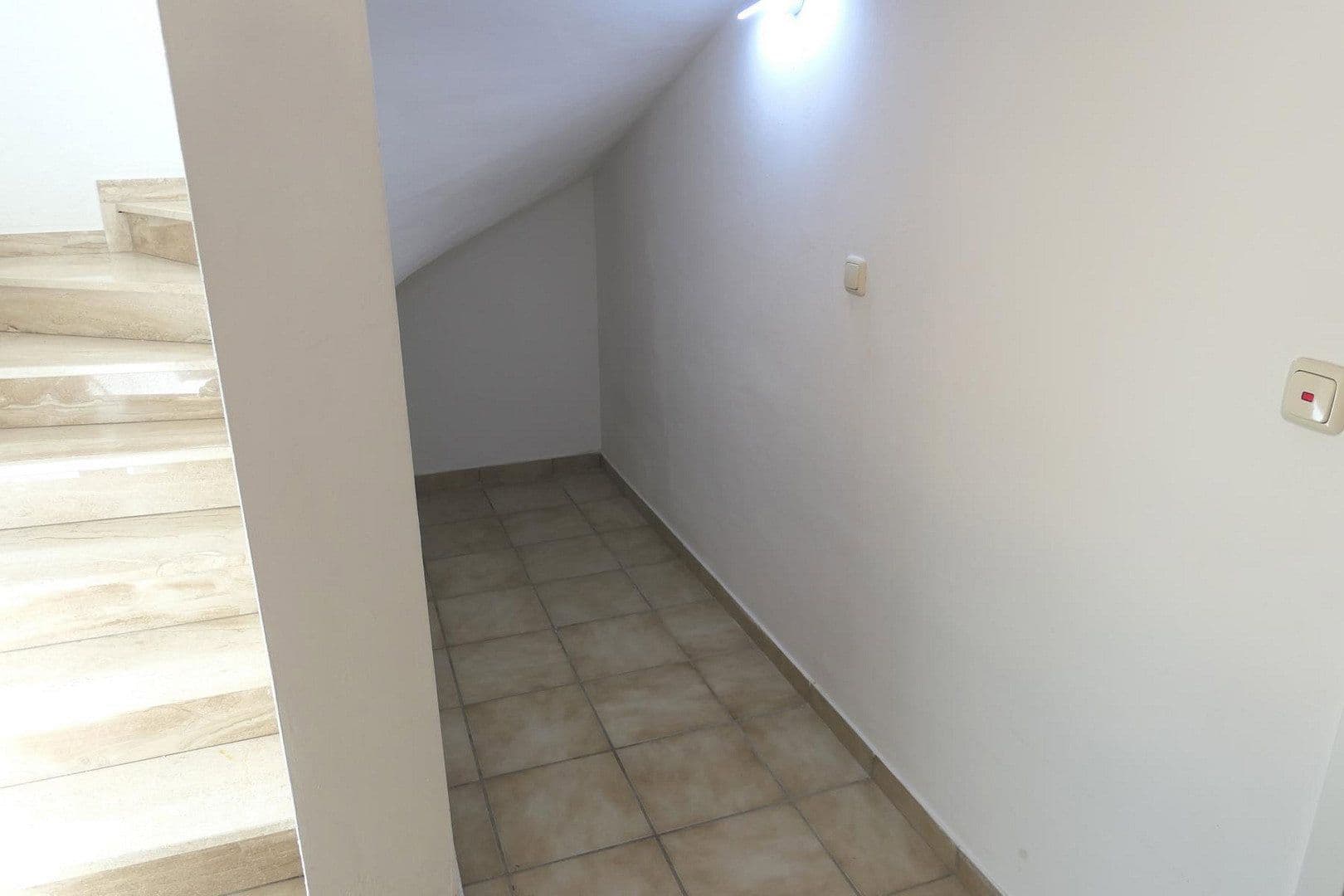 Prodej domu 165 m², pozemek 824 m², Immenhausen, Hessen Prodej domu 165 m², pozemek 824 m², Immenhausen, Hessen