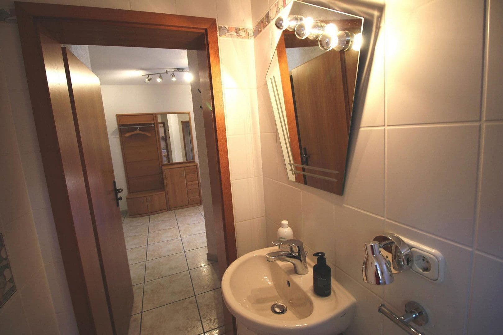 Prodej domu 165 m², pozemek 824 m², Immenhausen, Hessen Prodej domu 165 m², pozemek 824 m², Immenhausen, Hessen