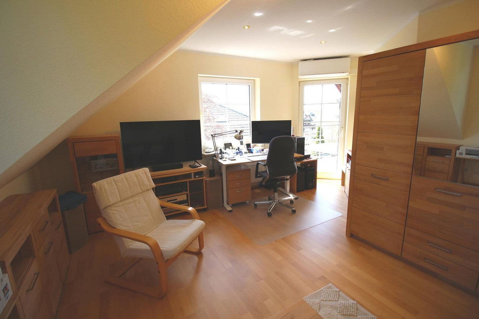 Prodej domu 165 m², pozemek 824 m², Immenhausen, Hessen Prodej domu 165 m², pozemek 824 m², Immenhausen, Hessen