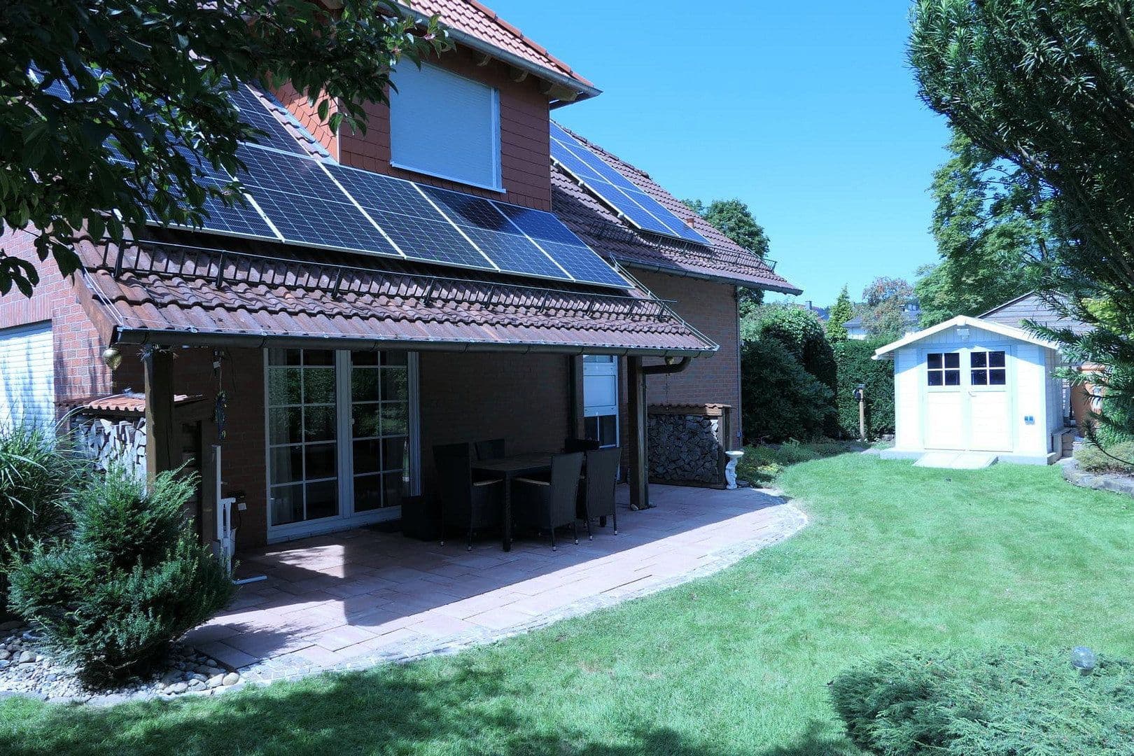 Prodej domu 165 m², pozemek 824 m², Immenhausen, Hessen Prodej domu 165 m², pozemek 824 m², Immenhausen, Hessen