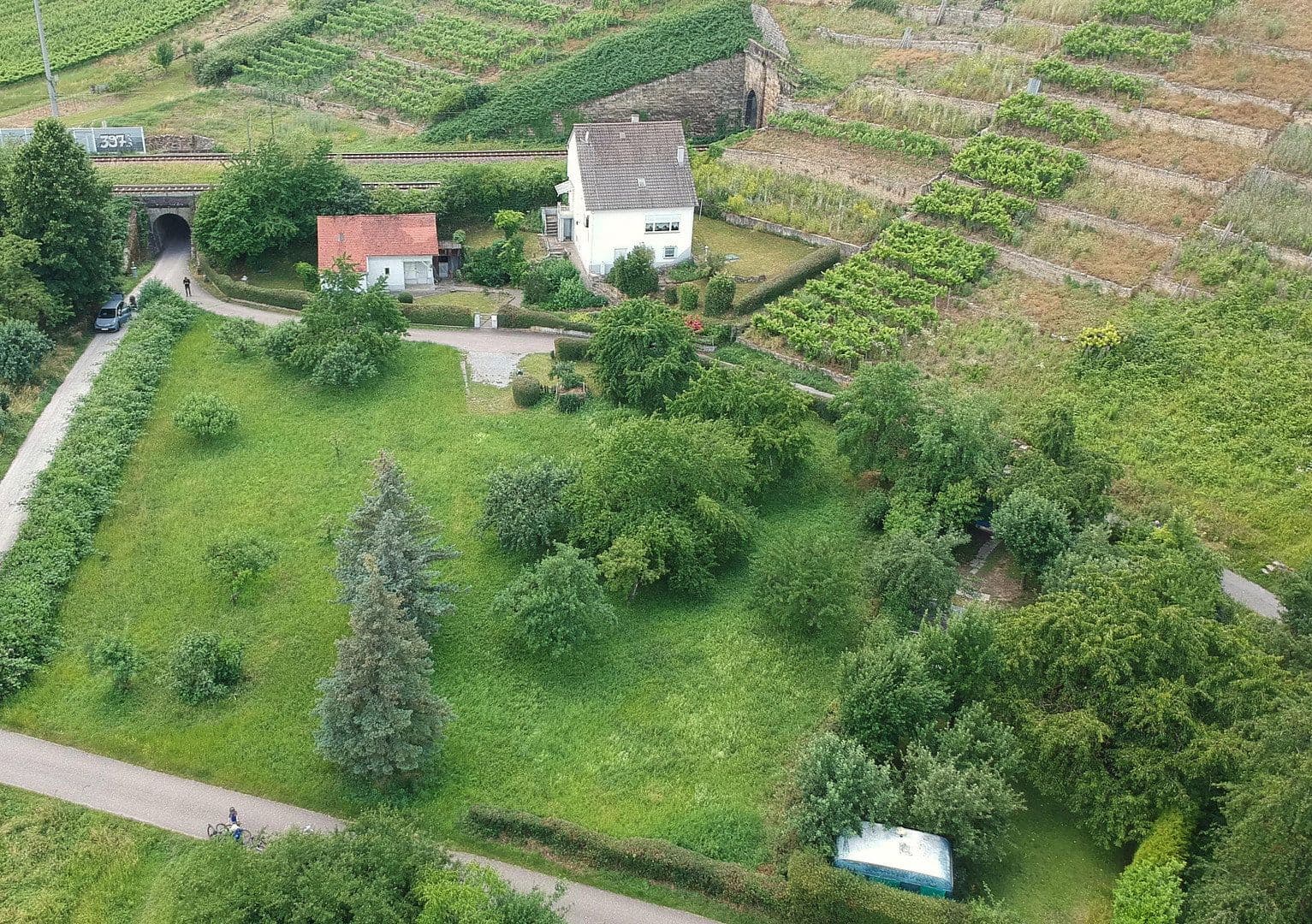 Prodej domu 156 m², pozemek 714 m², Kirchheim am Neckar, Bádensko-Württembersko Prodej domu 156 m², pozemek 714 m², Kirchheim am Neckar, Bádensko-Württembersko