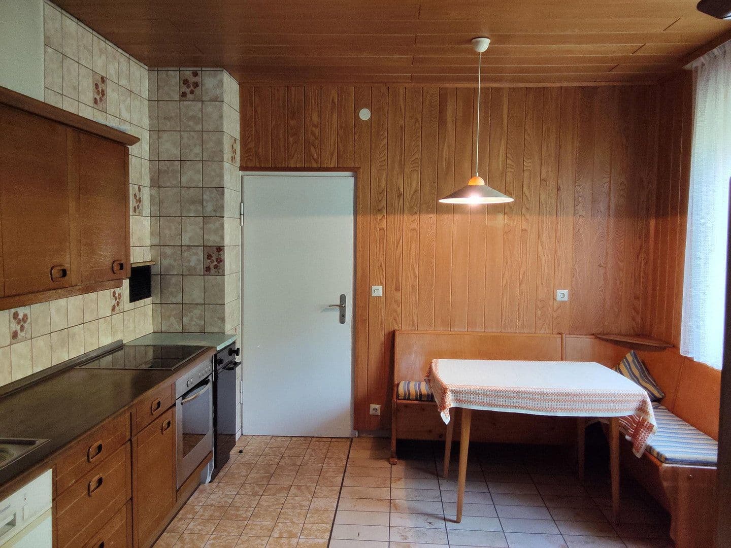 Prodej domu 156 m², pozemek 714 m², Kirchheim am Neckar, Bádensko-Württembersko Prodej domu 156 m², pozemek 714 m², Kirchheim am Neckar, Bádensko-Württembersko