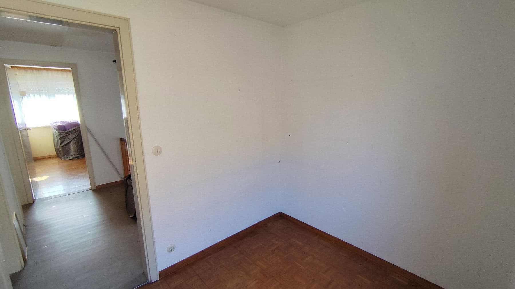Prodej domu 156 m², pozemek 714 m², Kirchheim am Neckar, Bádensko-Württembersko Prodej domu 156 m², pozemek 714 m², Kirchheim am Neckar, Bádensko-Württembersko