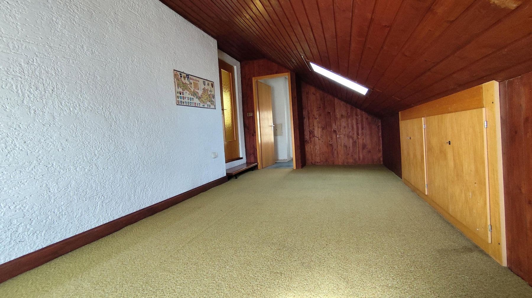Prodej domu 156 m², pozemek 714 m², Kirchheim am Neckar, Bádensko-Württembersko Prodej domu 156 m², pozemek 714 m², Kirchheim am Neckar, Bádensko-Württembersko