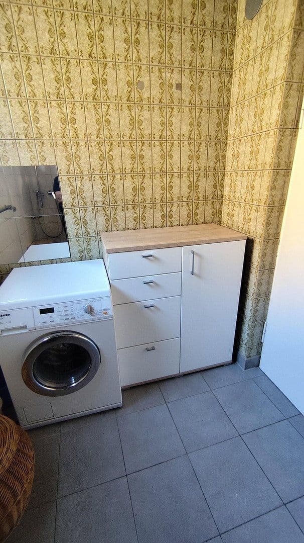 Prodej domu 156 m², pozemek 714 m², Kirchheim am Neckar, Bádensko-Württembersko Prodej domu 156 m², pozemek 714 m², Kirchheim am Neckar, Bádensko-Württembersko