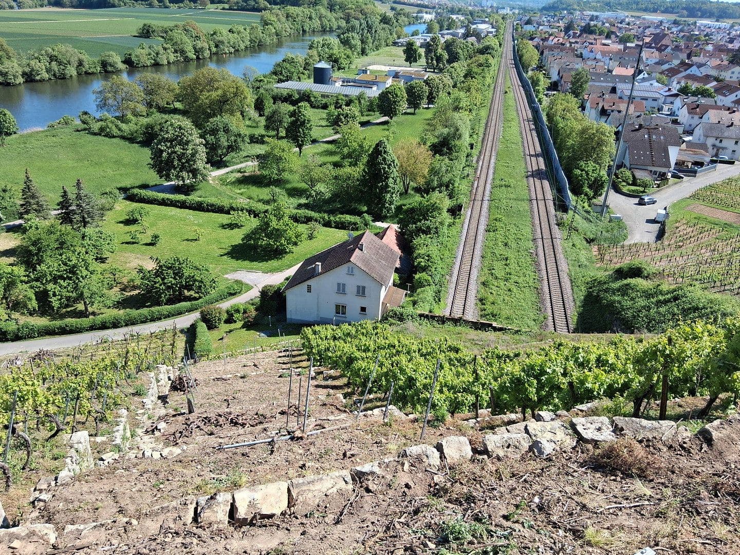 Prodej domu 156 m², pozemek 714 m², Kirchheim am Neckar, Bádensko-Württembersko Prodej domu 156 m², pozemek 714 m², Kirchheim am Neckar, Bádensko-Württembersko