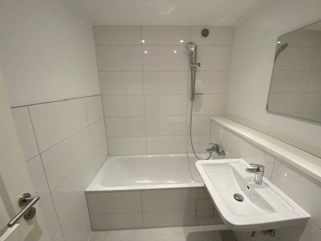 Pronájem bytu 1+1 40 m², Herzog-Johann-Str. 18, München, Bavorsko Pronájem bytu 1+1 40 m², Herzog-Johann-Str. 18, München, Bavorsko