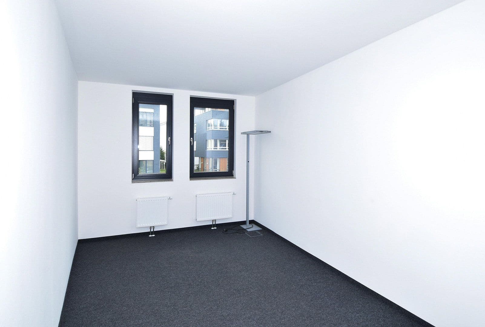 Pronájem kanceláře 219 m², Lise-Meitner-Str. 7, Krailling, Bavorsko Pronájem kanceláře 219 m², Lise-Meitner-Str. 7, Krailling, Bavorsko
