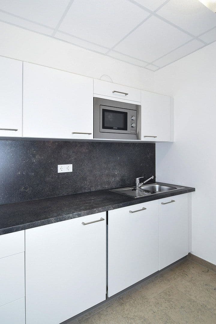 Pronájem kanceláře 219 m², Lise-Meitner-Str. 7, Krailling, Bavorsko Pronájem kanceláře 219 m², Lise-Meitner-Str. 7, Krailling, Bavorsko