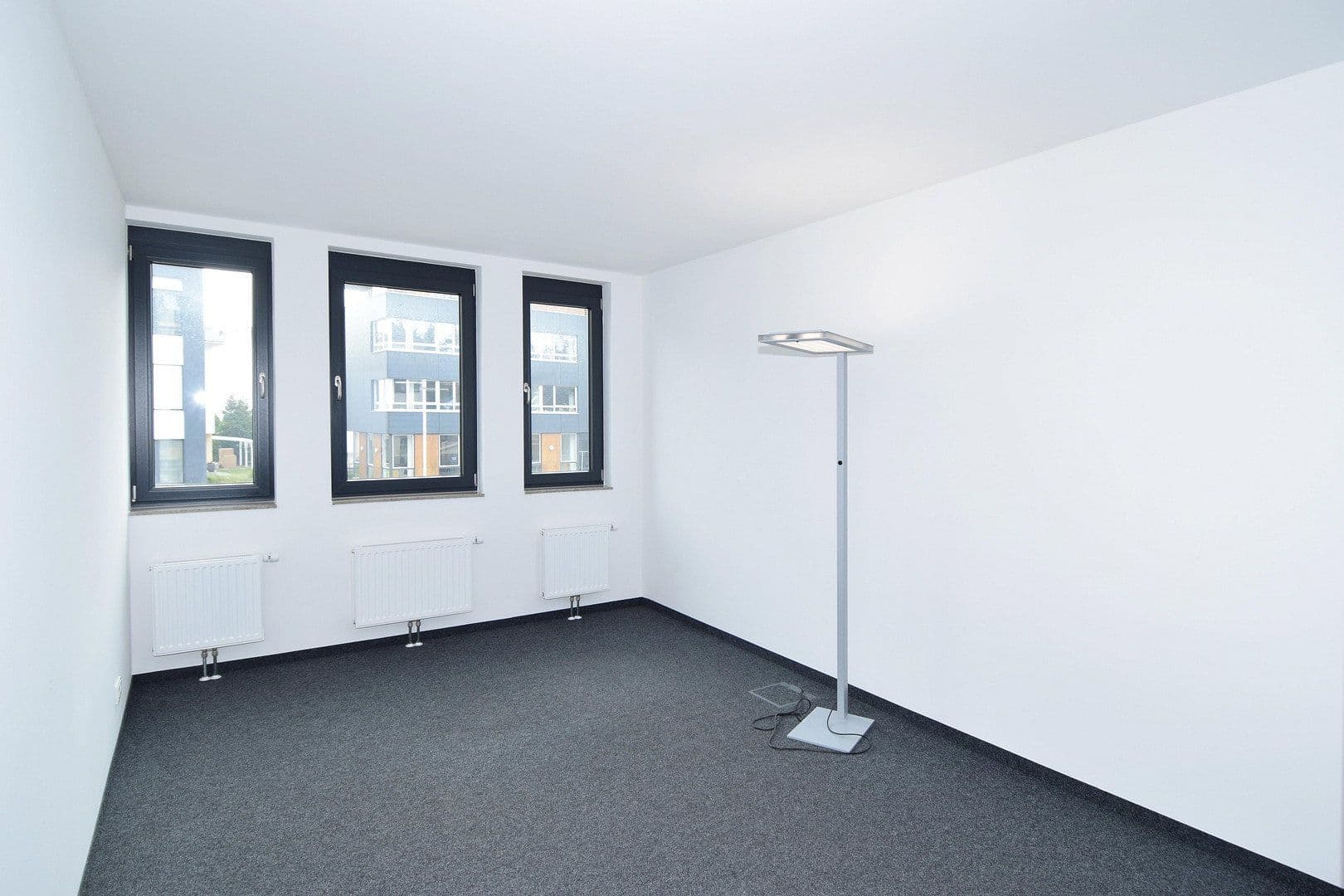 Pronájem kanceláře 219 m², Lise-Meitner-Str. 7, Krailling, Bavorsko Pronájem kanceláře 219 m², Lise-Meitner-Str. 7, Krailling, Bavorsko