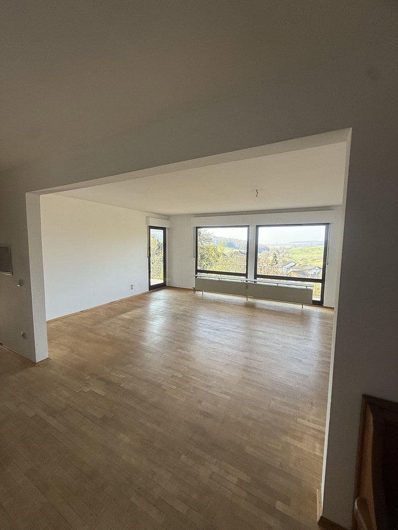 Prodej domu 230 m², pozemek 954 m², Kandern, Bádensko-Württembersko Prodej domu 230 m², pozemek 954 m², Kandern, Bádensko-Württembersko