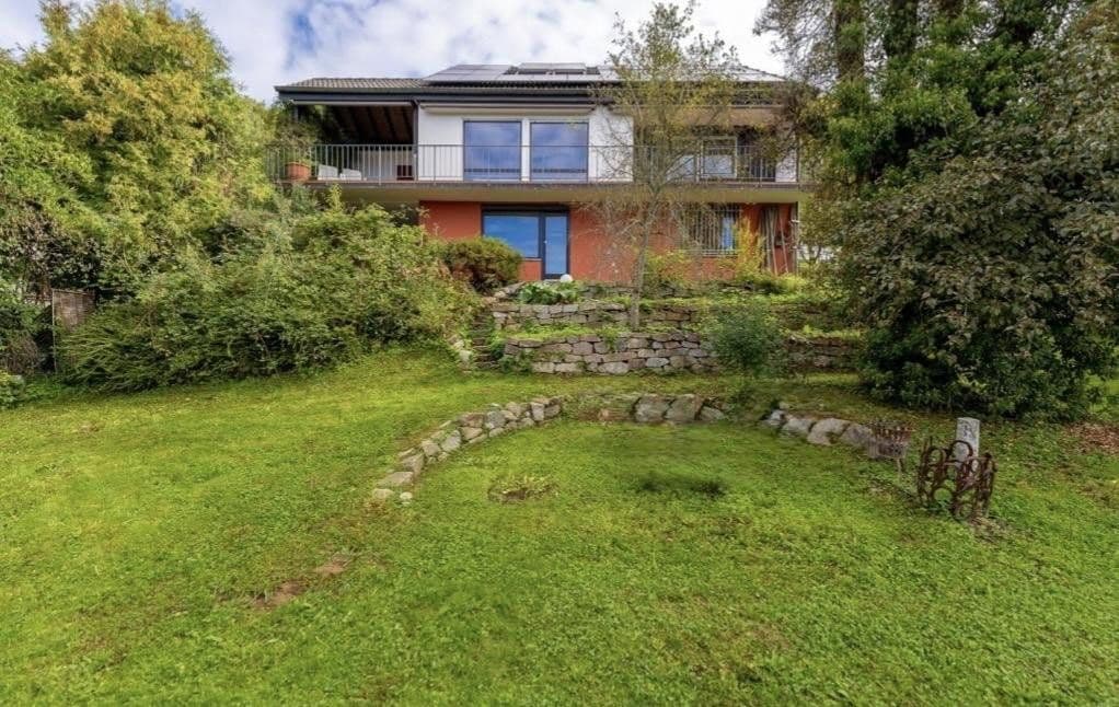 Prodej domu 230 m², pozemek 954 m², Kandern, Bádensko-Württembersko Prodej domu 230 m², pozemek 954 m², Kandern, Bádensko-Württembersko