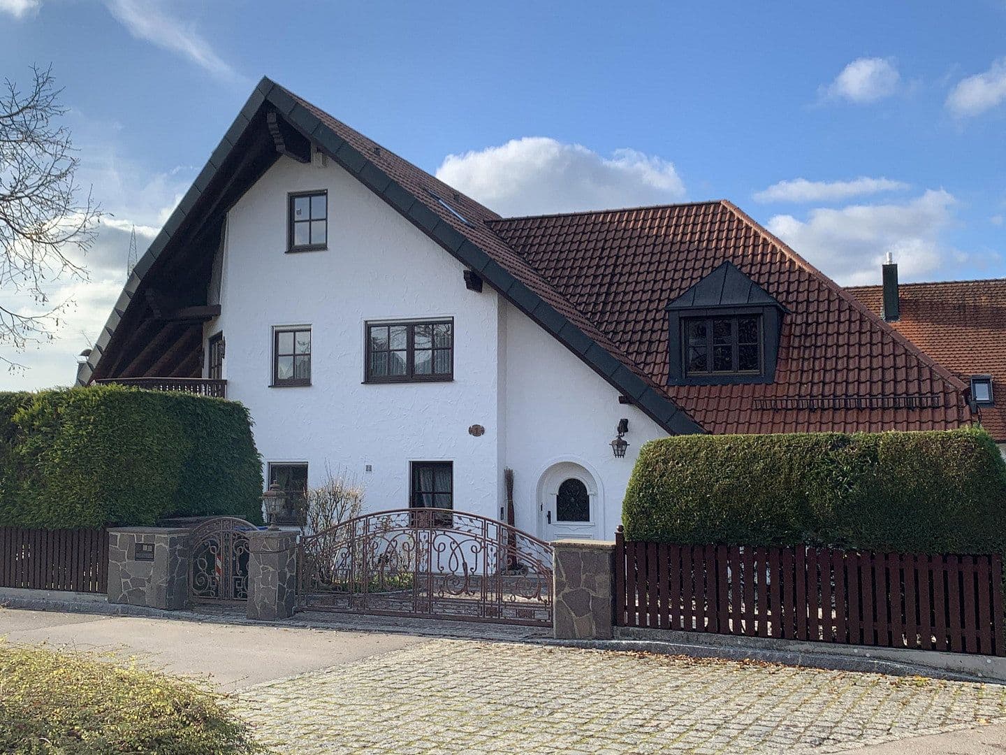 Prodej domu 278 m², pozemek 679 m², Neusäß, Bavorsko Prodej domu 278 m², pozemek 679 m², Neusäß, Bavorsko