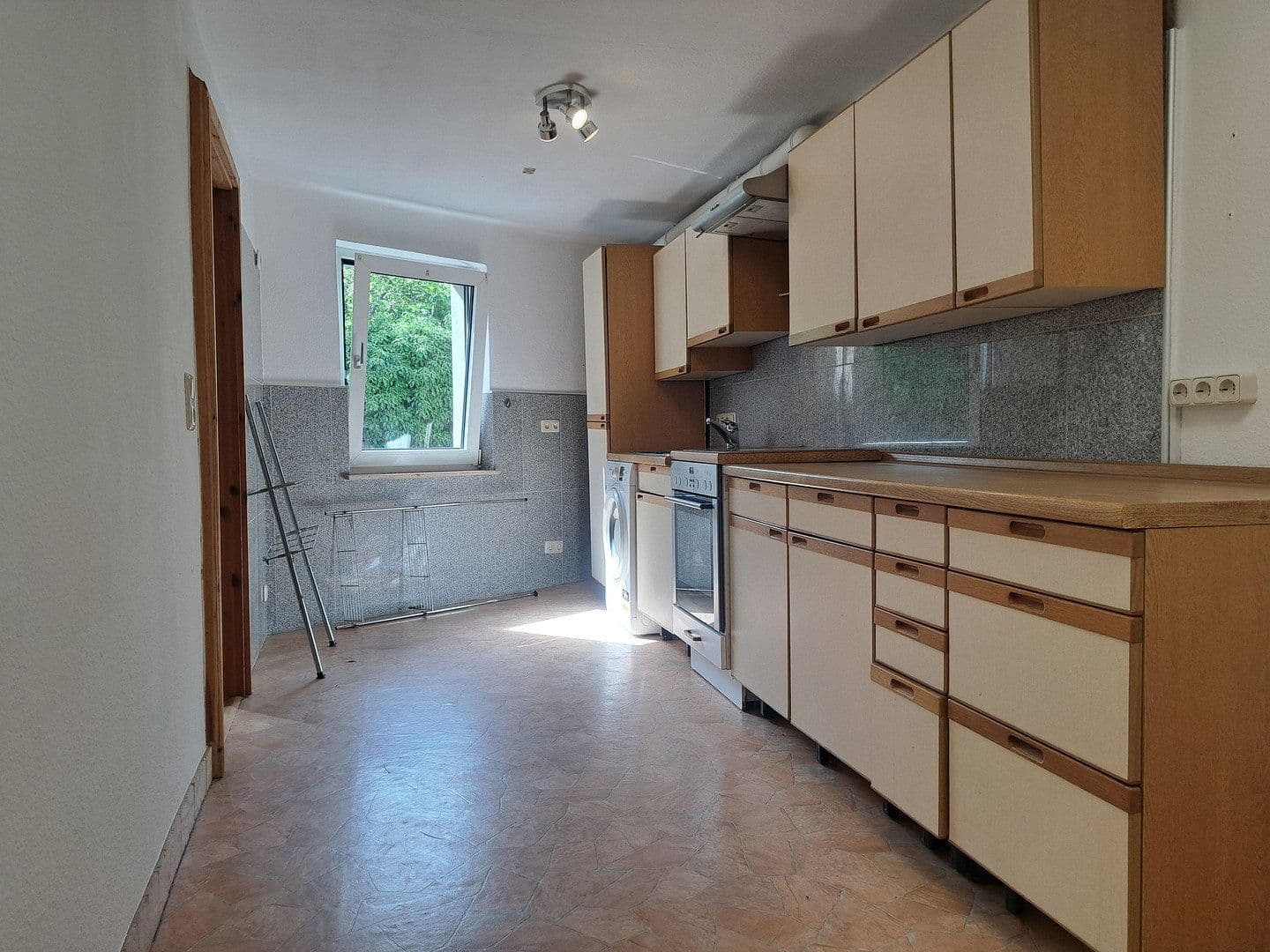 Pronájem bytu 2+1 61 m², Wormser Str.33, Oppenheim, Porýní-Falc Pronájem bytu 2+1 61 m², Wormser Str.33, Oppenheim, Porýní-Falc