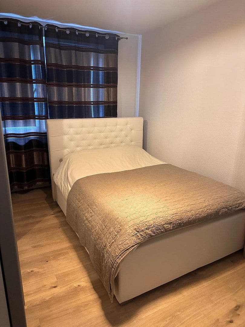 Pronájem bytu 2+1 54 m², Hausenerweg 29, Frankfurt - Rödelheim, Hessen Pronájem bytu 2+1 54 m², Hausenerweg 29, Frankfurt - Rödelheim, Hessen
