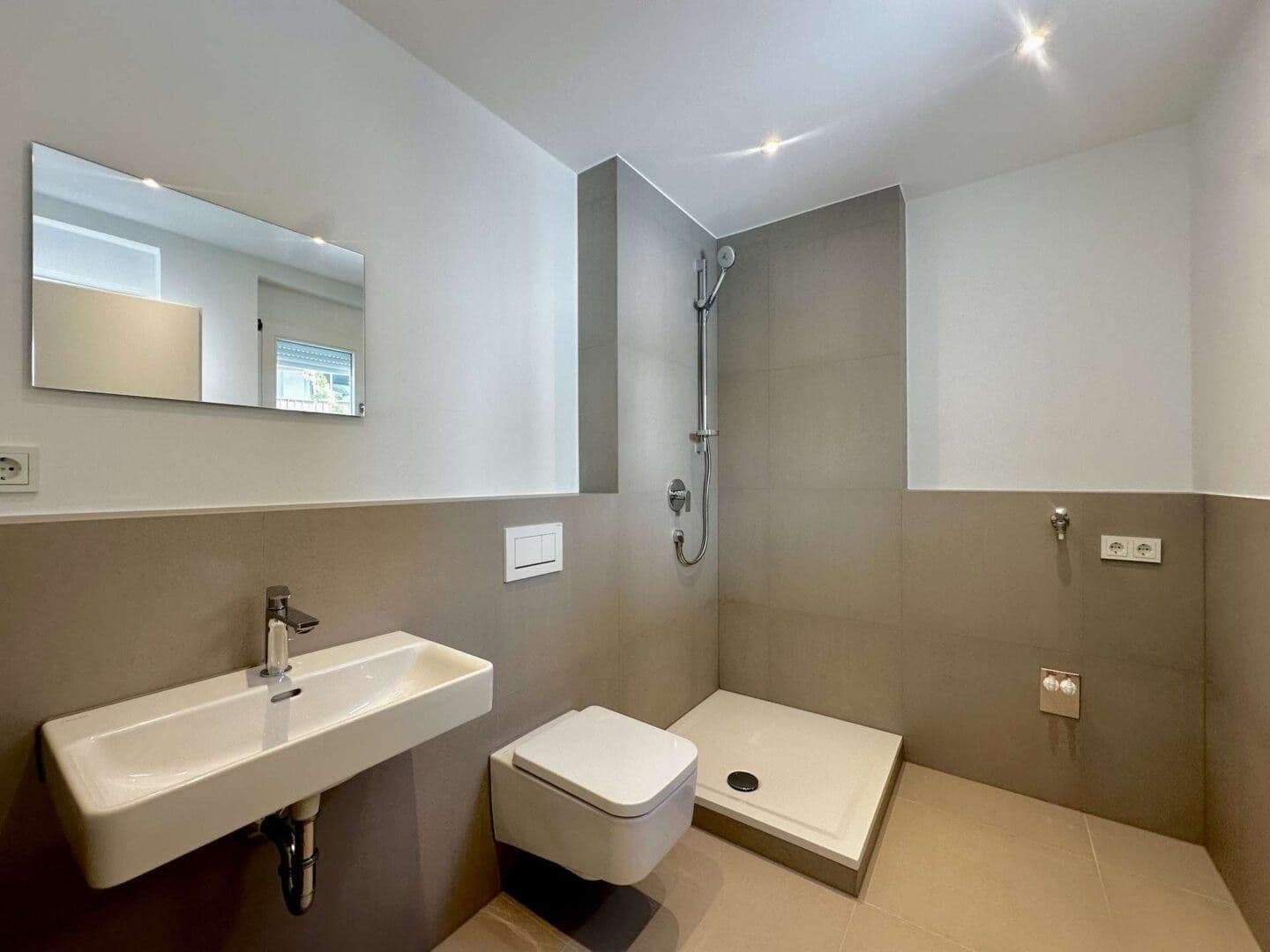Prodej bytu 2+1 72 m², Christophstraße 8, Überlingen, Bádensko-Württembersko Prodej bytu 2+1 72 m², Christophstraße 8, Überlingen, Bádensko-Württembersko