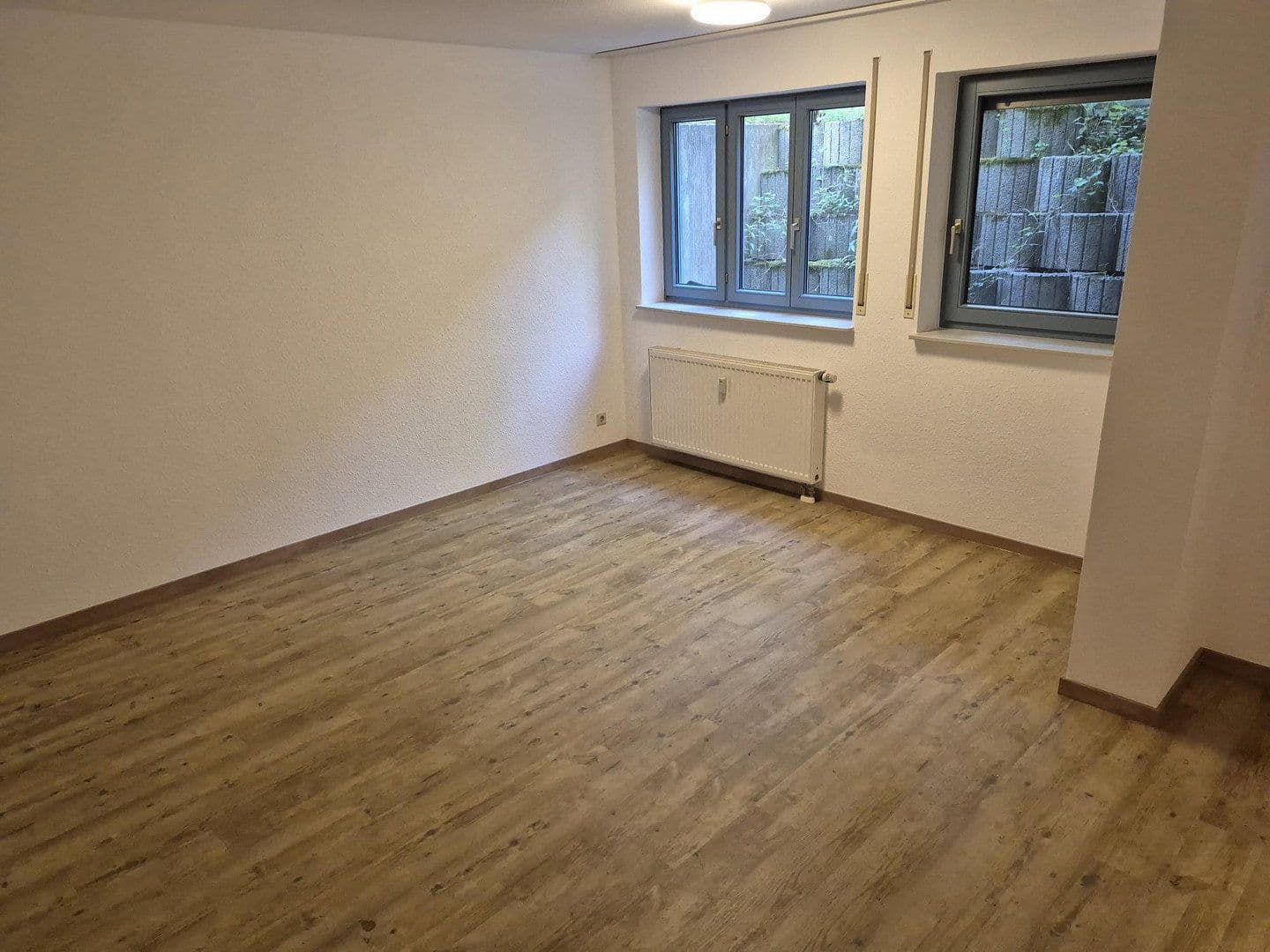 Pronájem bytu 2+1 54 m², Ostmarkstraße 26, Karlsruhe, Bádensko-Württembersko Pronájem bytu 2+1 54 m², Ostmarkstraße 26, Karlsruhe, Bádensko-Württembersko