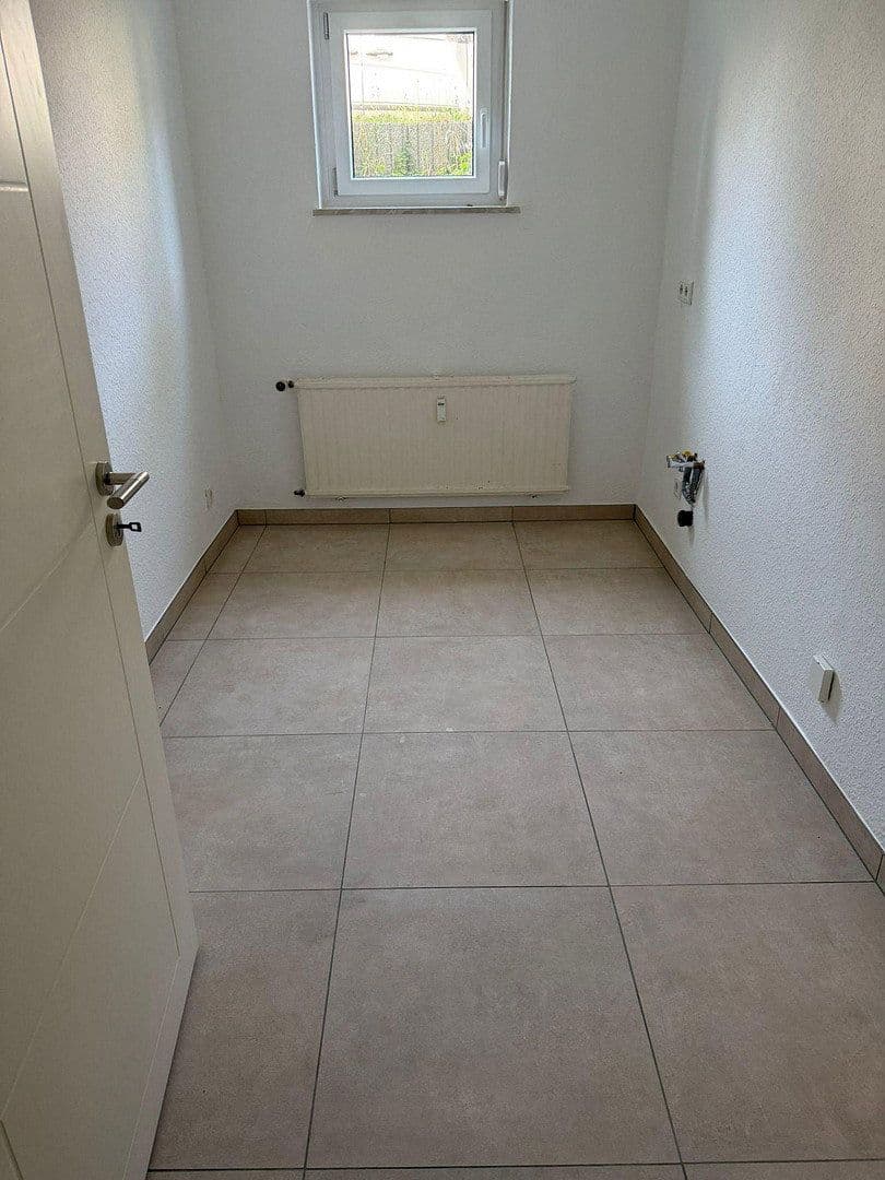 Pronájem bytu 3+1 74 m², Petrus-Waldus-Straße 11, Karlsruhe, Bádensko-Württembersko Pronájem bytu 3+1 74 m², Petrus-Waldus-Straße 11, Karlsruhe, Bádensko-Württembersko