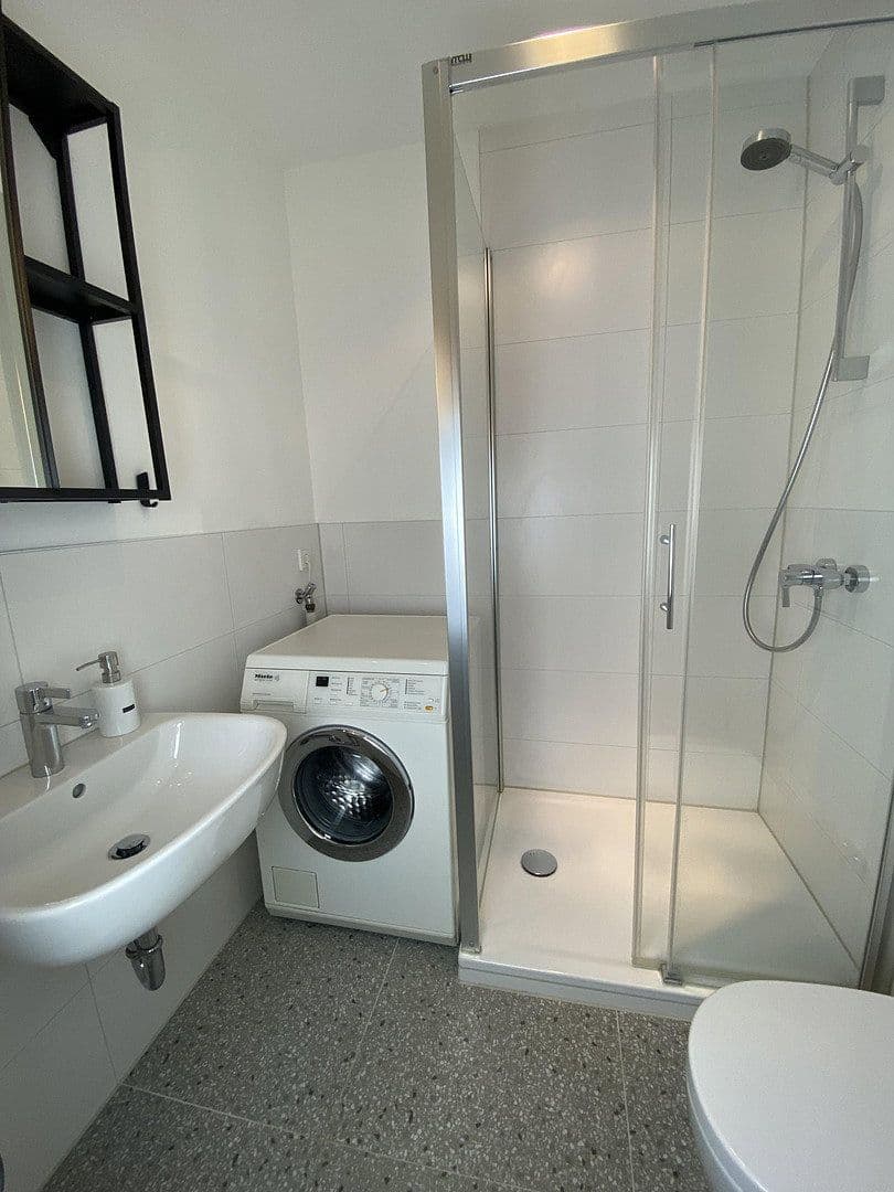 Pronájem bytu 1+1 34 m², Fritz-Meyer-Weg 55, München, Bavorsko Pronájem bytu 1+1 34 m², Fritz-Meyer-Weg 55, München, Bavorsko