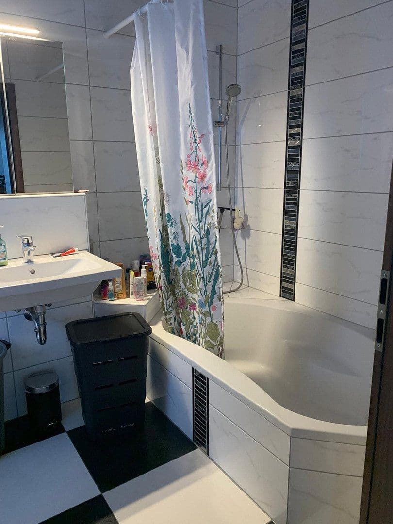 Pronájem bytu 3+1 82 m², Gulbaransonstrasse 44, Schwebheim, Bavorsko Pronájem bytu 3+1 82 m², Gulbaransonstrasse 44, Schwebheim, Bavorsko