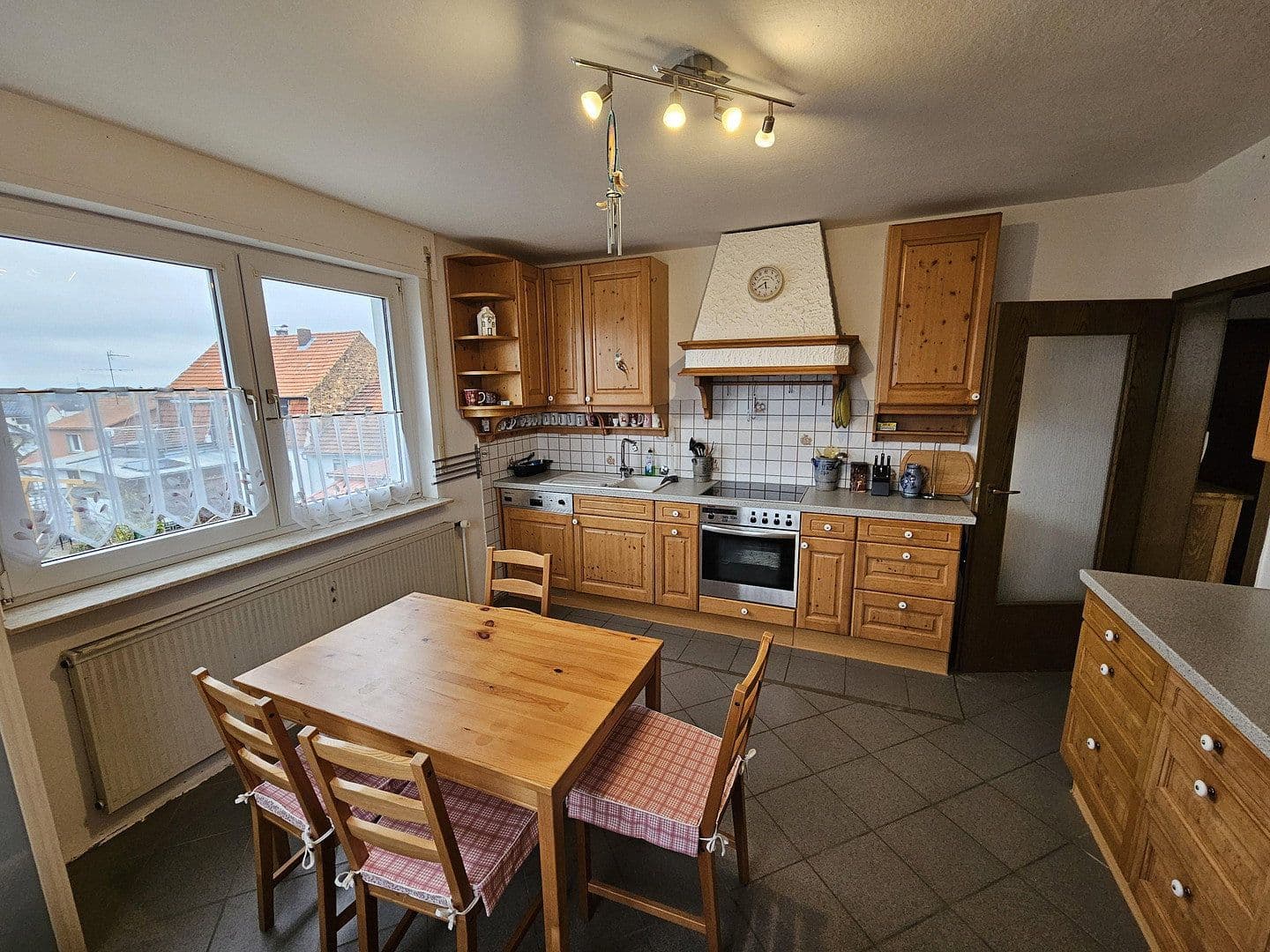 Prodej domu 211 m², pozemek 815 m², Heinrich-Otto-Weg, 14, Homberg (Efze), Hessen Prodej domu 211 m², pozemek 815 m², Heinrich-Otto-Weg, 14, Homberg (Efze), Hessen