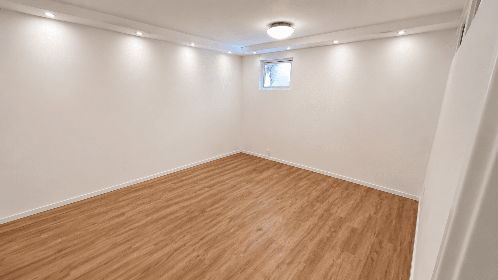 Pronájem domu 160 m², pozemek 211 m², Storchenweg 21, Poing, Bavorsko Pronájem domu 160 m², pozemek 211 m², Storchenweg 21, Poing, Bavorsko