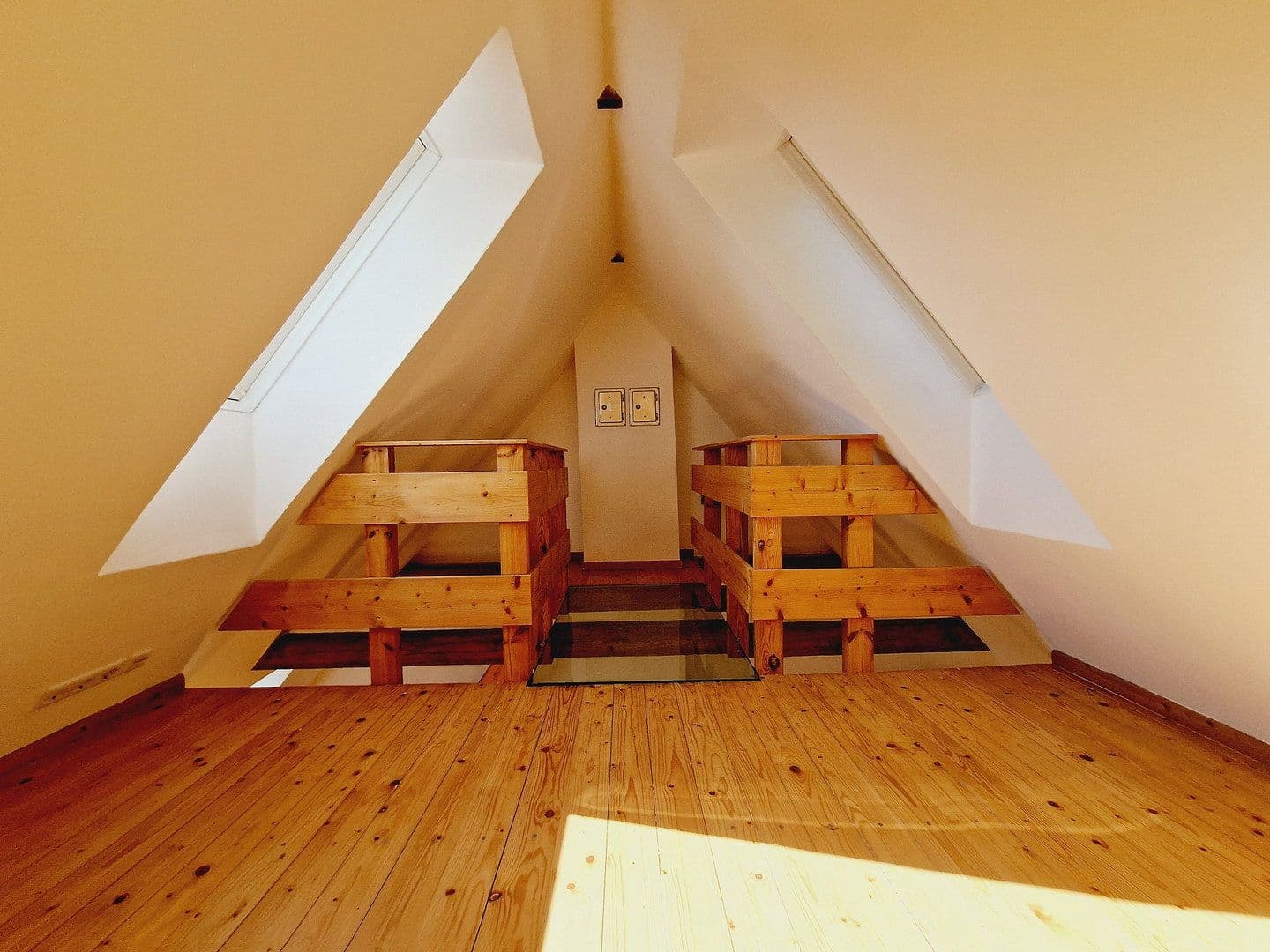 Pronájem domu 110 m², pozemek 350 m², Alte Landstrasse 30, Wolfsburg, Dolní Sasko Pronájem domu 110 m², pozemek 350 m², Alte Landstrasse 30, Wolfsburg, Dolní Sasko