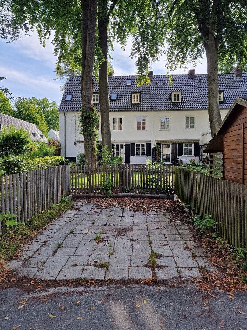 Pronájem domu 110 m², pozemek 350 m², Alte Landstrasse 30, Wolfsburg, Dolní Sasko Pronájem domu 110 m², pozemek 350 m², Alte Landstrasse 30, Wolfsburg, Dolní Sasko