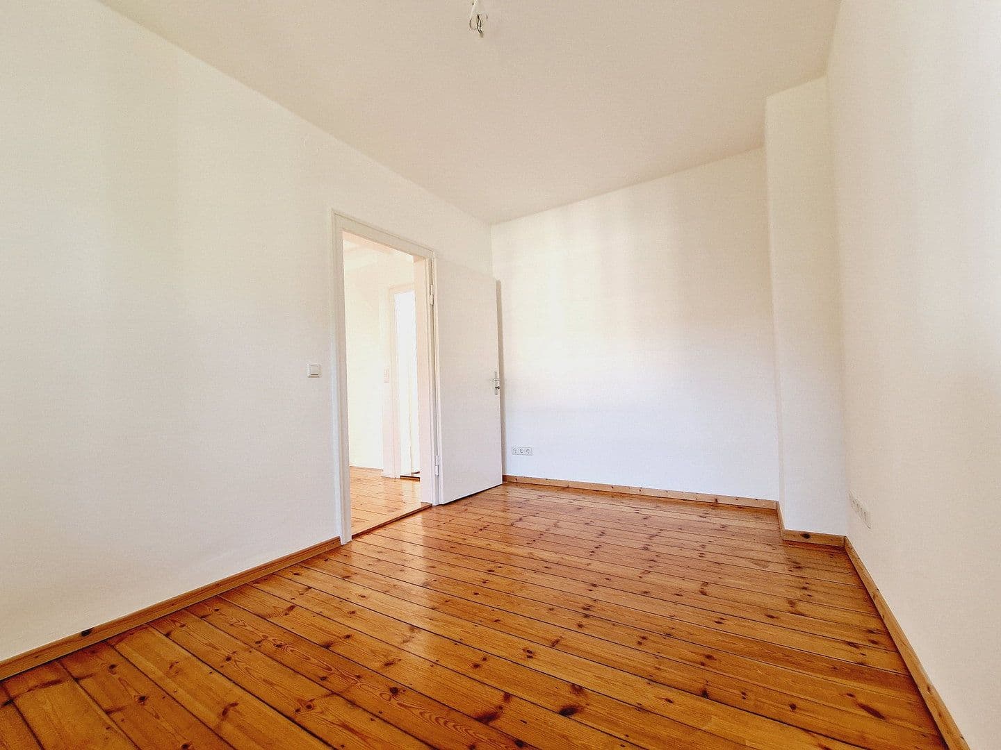 Pronájem domu 110 m², pozemek 350 m², Alte Landstrasse 30, Wolfsburg, Dolní Sasko Pronájem domu 110 m², pozemek 350 m², Alte Landstrasse 30, Wolfsburg, Dolní Sasko