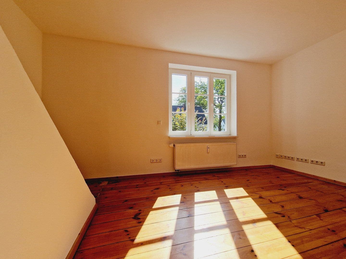 Pronájem domu 110 m², pozemek 350 m², Alte Landstrasse 30, Wolfsburg, Dolní Sasko Pronájem domu 110 m², pozemek 350 m², Alte Landstrasse 30, Wolfsburg, Dolní Sasko