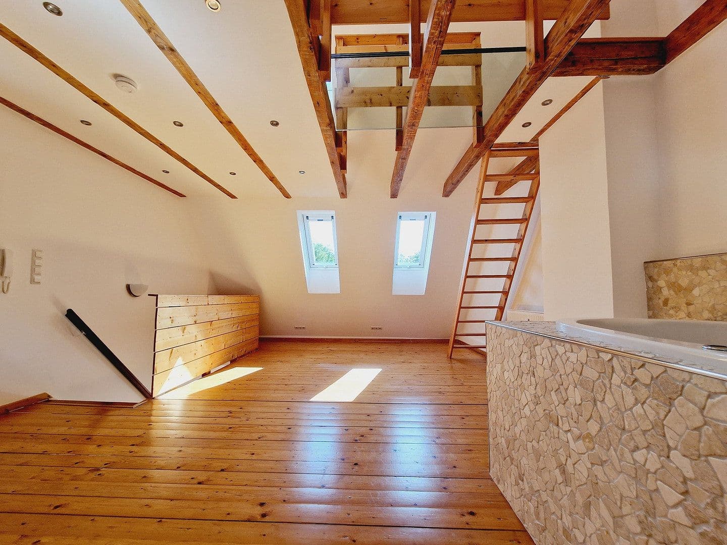 Pronájem domu 110 m², pozemek 350 m², Alte Landstrasse 30, Wolfsburg, Dolní Sasko Pronájem domu 110 m², pozemek 350 m², Alte Landstrasse 30, Wolfsburg, Dolní Sasko