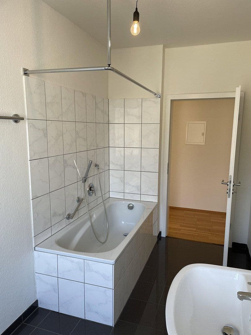 Pronájem bytu 3+1 67 m², Bahnhofstrasse 41, Andernach, Porýní-Falc Pronájem bytu 3+1 67 m², Bahnhofstrasse 41, Andernach, Porýní-Falc