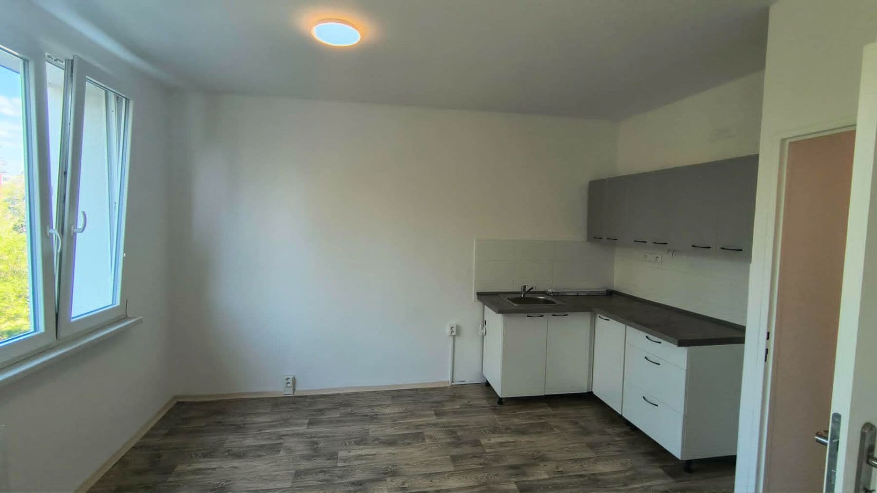 Prodej bytu 1+1 35 m², Sídliště Za Chlumem, Bílina, Ústecký kraj Prodej bytu 1+1 35 m², Sídliště Za Chlumem, Bílina, Ústecký kraj