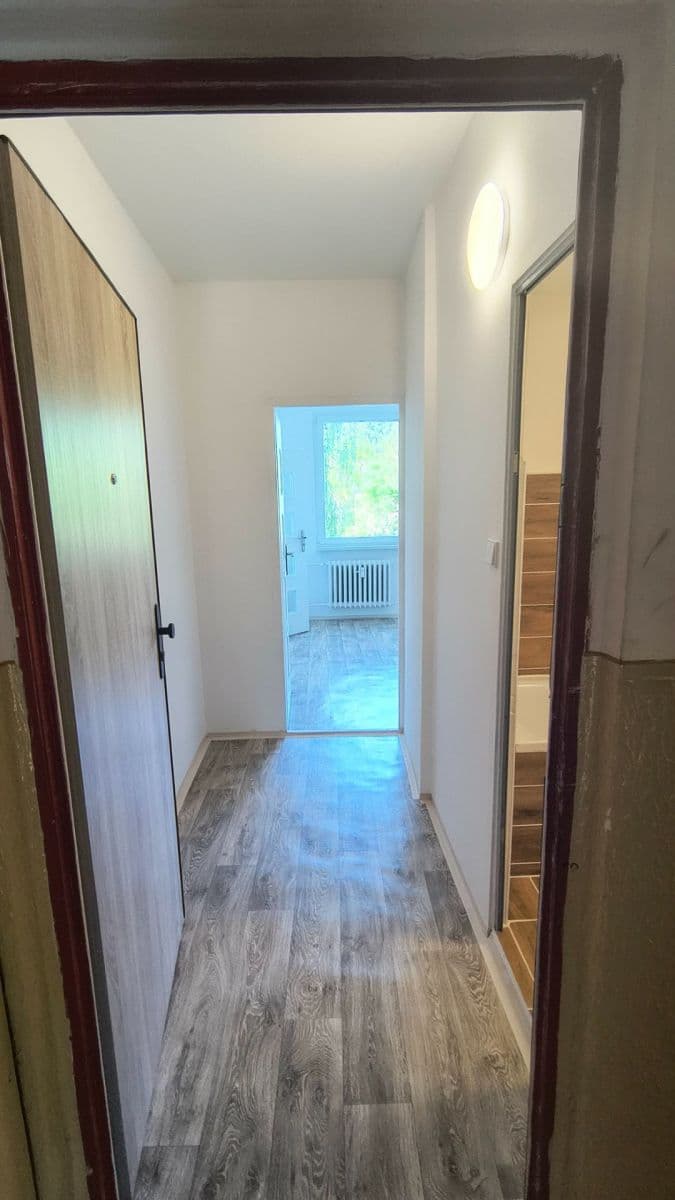 Prodej bytu 1+1 35 m², Sídliště Za Chlumem, Bílina, Ústecký kraj Prodej bytu 1+1 35 m², Sídliště Za Chlumem, Bílina, Ústecký kraj
