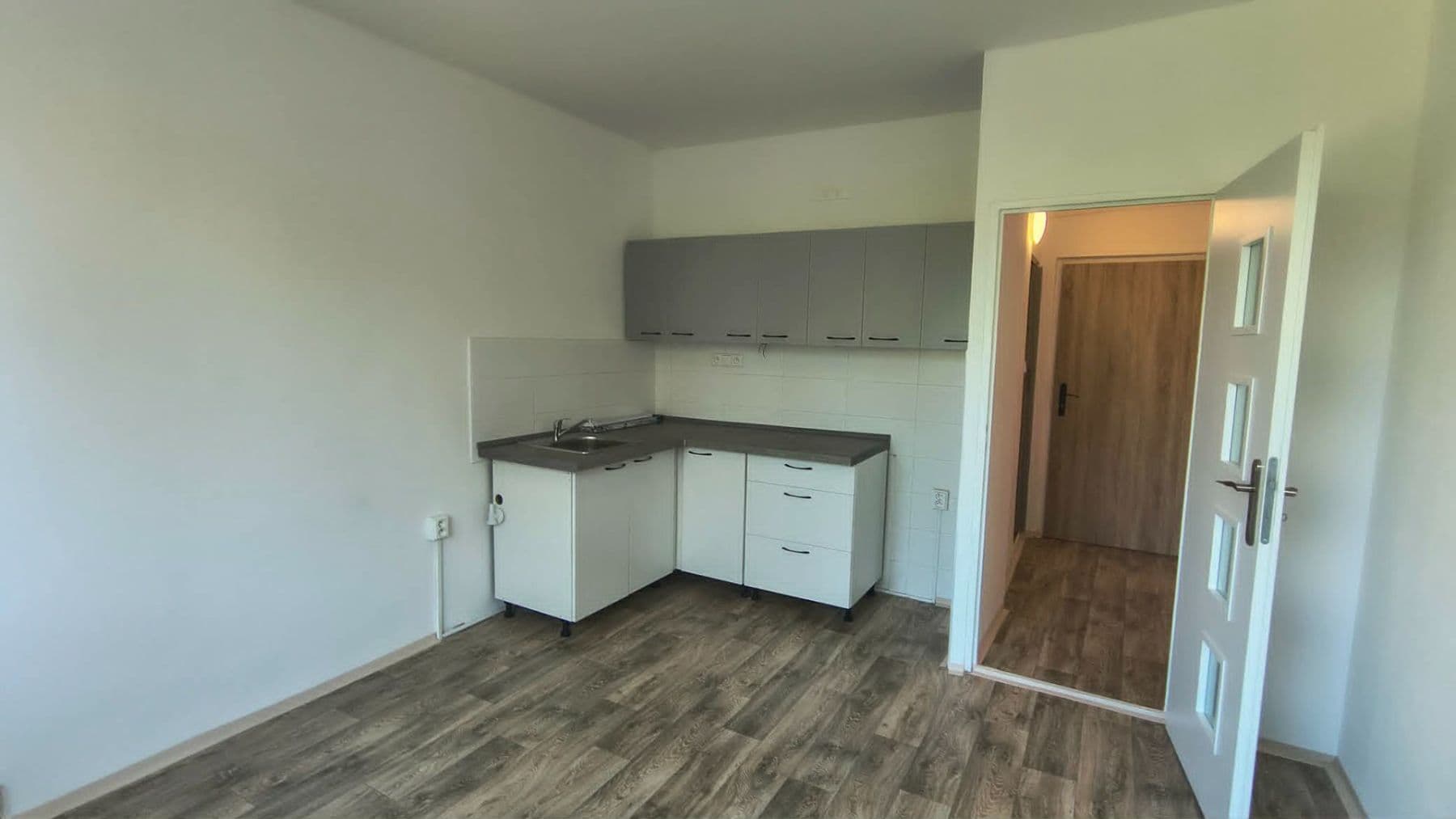 Prodej bytu 1+1 35 m², Sídliště Za Chlumem, Bílina, Ústecký kraj Prodej bytu 1+1 35 m², Sídliště Za Chlumem, Bílina, Ústecký kraj