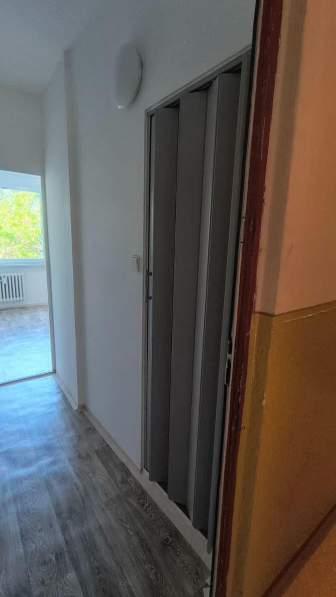 Prodej bytu 1+1 35 m², Sídliště Za Chlumem, Bílina, Ústecký kraj Prodej bytu 1+1 35 m², Sídliště Za Chlumem, Bílina, Ústecký kraj