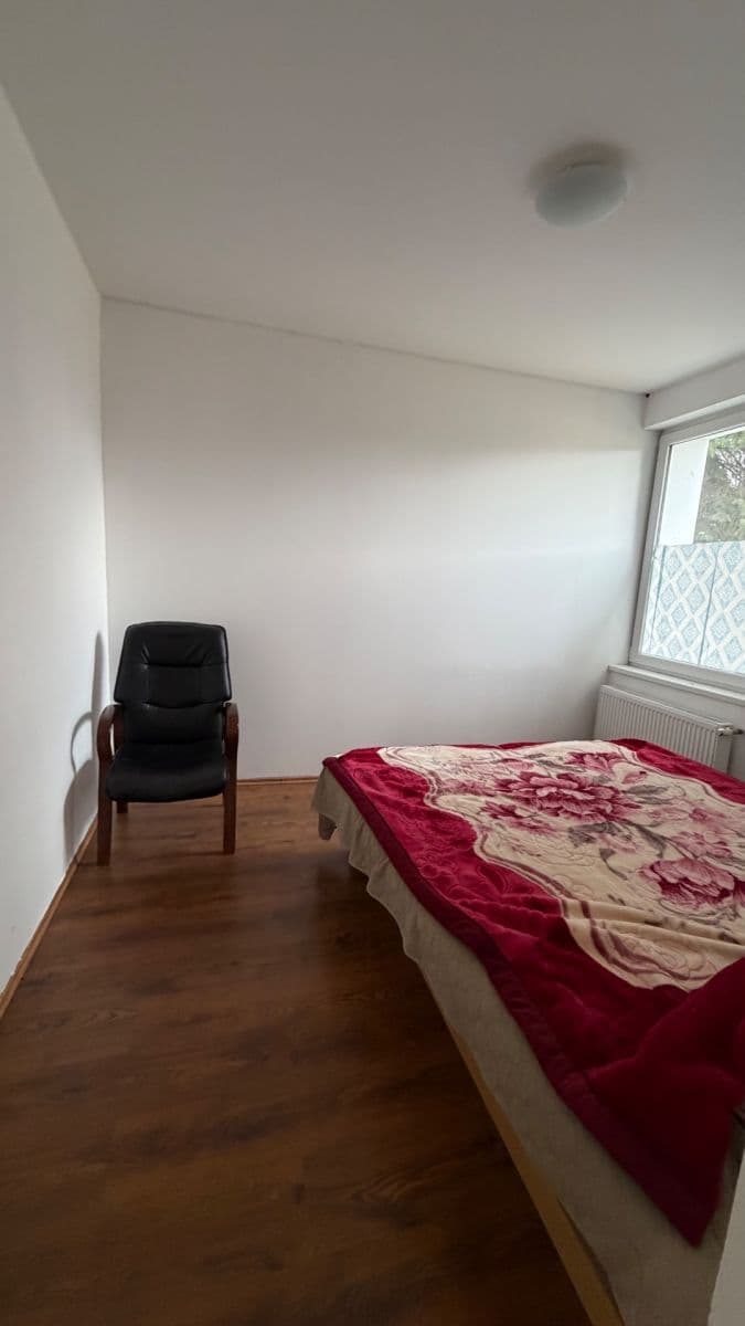 Pronájem bytu 1+1 32 m², Postoloprtská, Louny, Ústecký kraj Pronájem bytu 1+1 32 m², Postoloprtská, Louny, Ústecký kraj