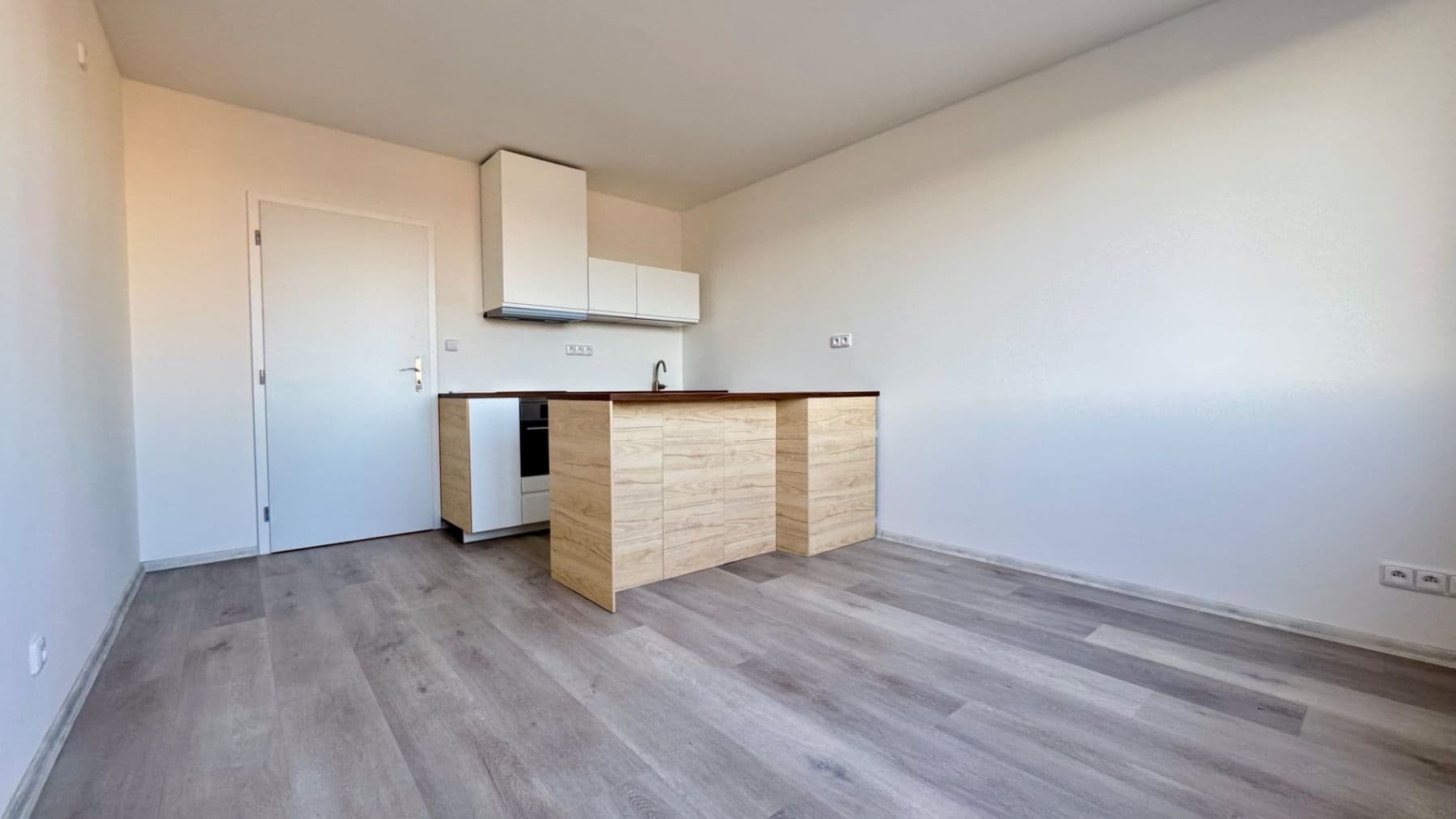 Pronájem bytu 5+kk 80 m², Na Pískovně, Liberec, Liberecký kraj Pronájem bytu 5+kk 80 m², Na Pískovně, Liberec, Liberecký kraj