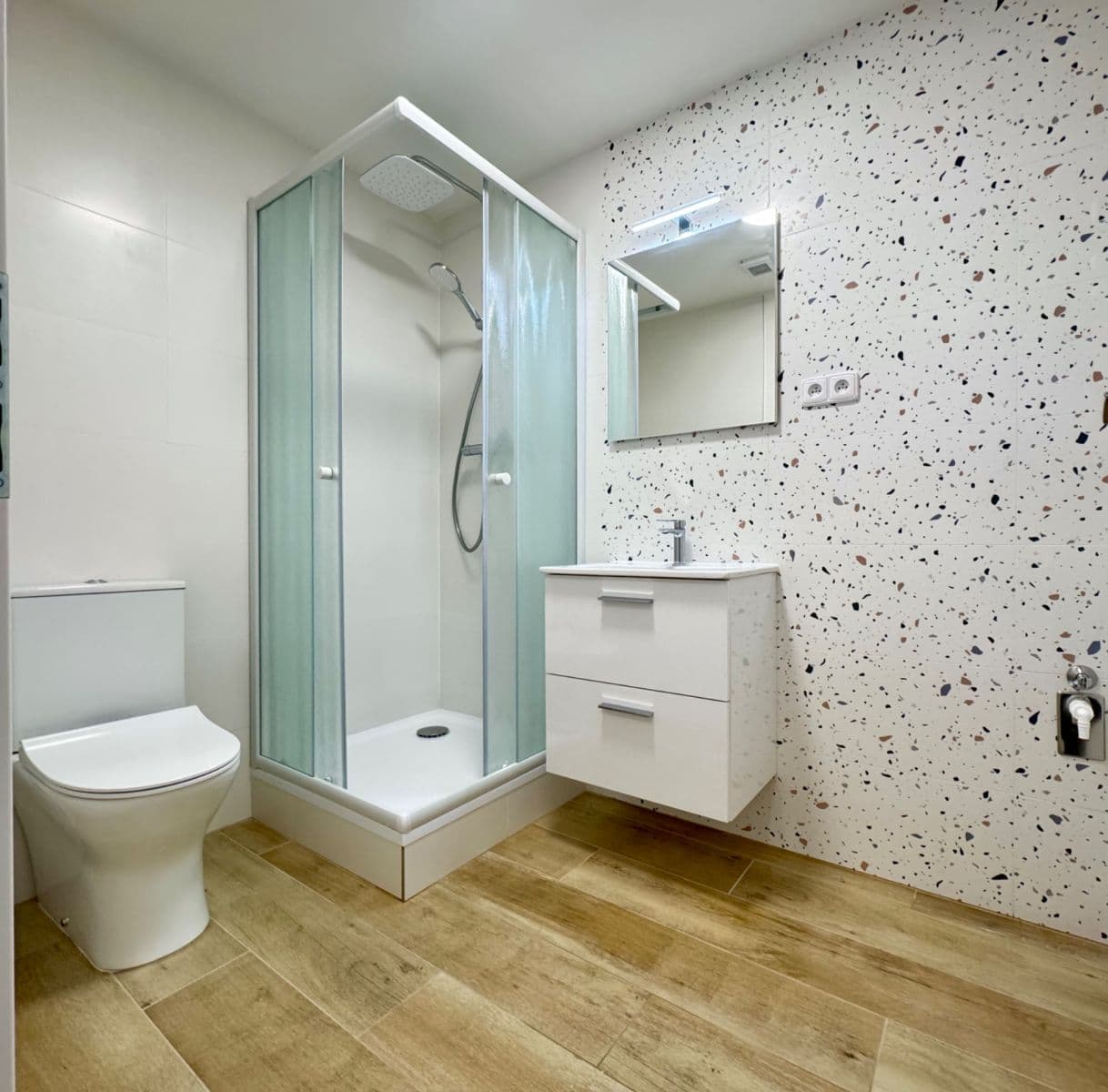 Pronájem bytu 5+kk 80 m², Na Pískovně, Liberec, Liberecký kraj Pronájem bytu 5+kk 80 m², Na Pískovně, Liberec, Liberecký kraj