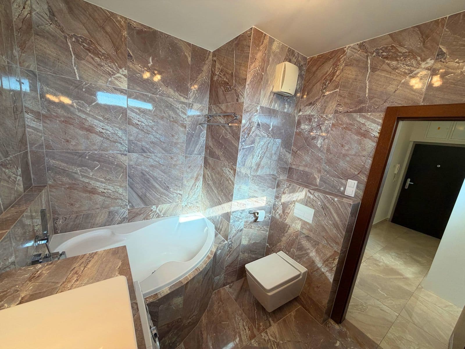 Pronájem bytu 2+kk 69 m², Hornoměcholupská, Praha, Praha Pronájem bytu 2+kk 69 m², Hornoměcholupská, Praha, Praha