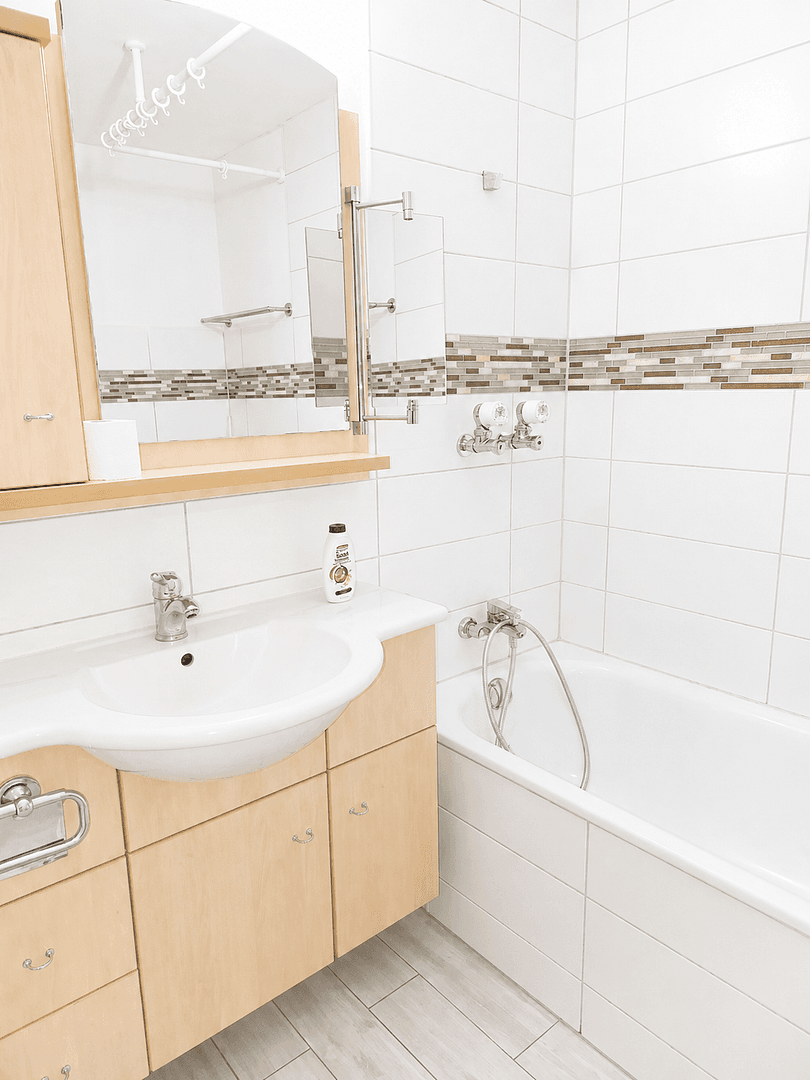 Pronájem bytu 3+1 90 m², Spiegelberg 1, Immenstaad am Bodensee, Bádensko-Württembersko Pronájem bytu 3+1 90 m², Spiegelberg 1, Immenstaad am Bodensee, Bádensko-Württembersko